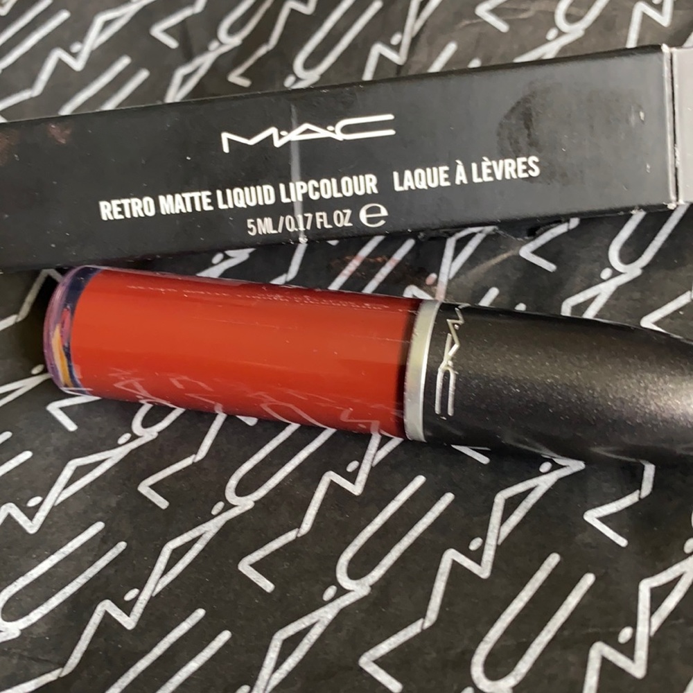 MAC Carnivorous Retro Matte liquid lip color New in Box